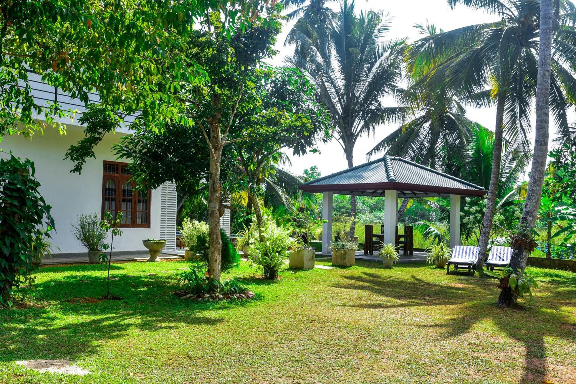 Villa A.Sms Induruwa Bagian luar foto